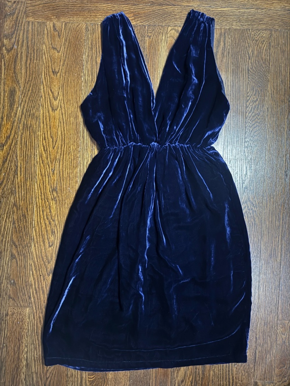 Plunging V-Neck Velvet Dress in Deep Navy